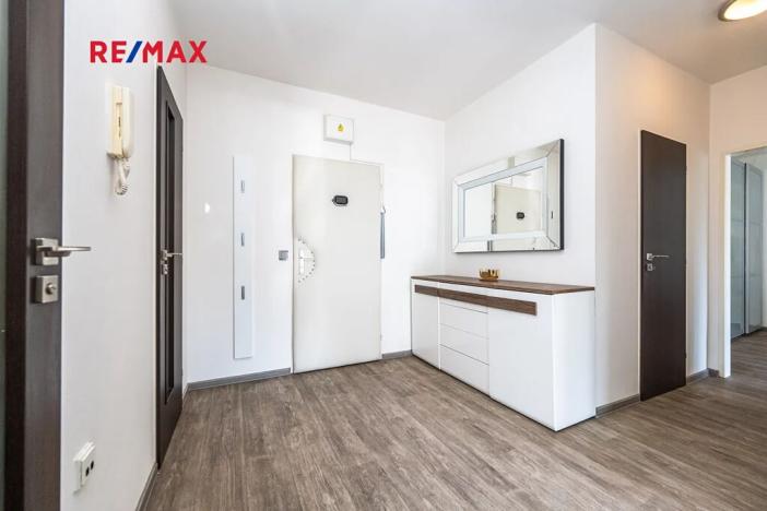 Prodej bytu 2+1, Praha - Černý Most, náměstí Plukovníka Vlčka, 83 m2