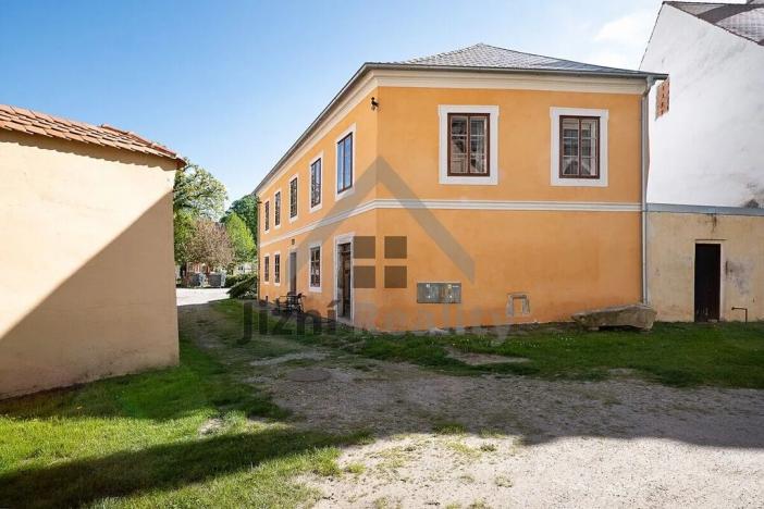 Prodej rodinného domu, Rožmberk nad Vltavou, 198 m2