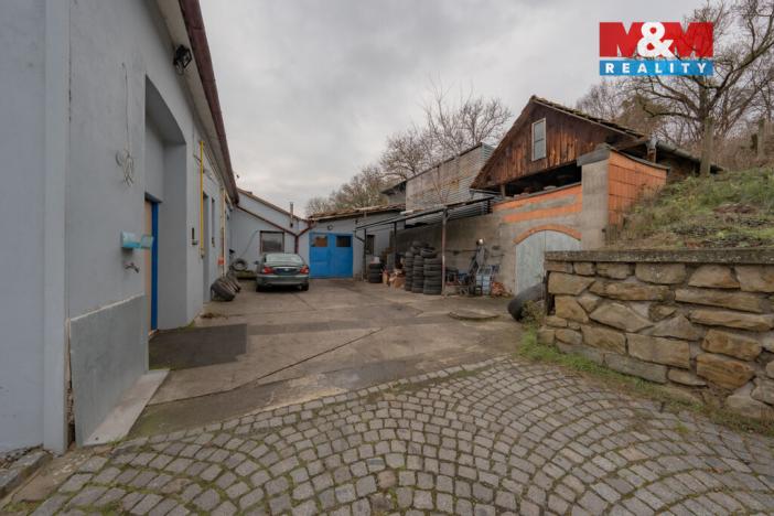 Prodej obchodního prostoru, Šarovy, 400 m2