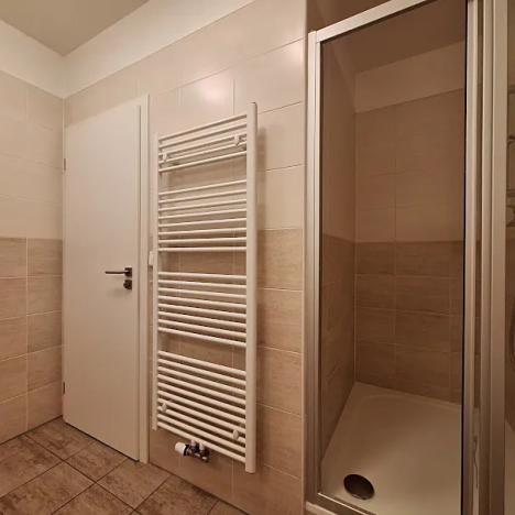 Pronájem bytu 2+kk, Praha - Holešovice, Na Maninách, 46 m2