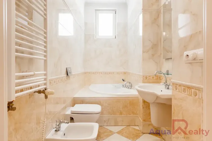 Pronájem bytu 4+kk, Karlovy Vary, Zeyerova, 124 m2