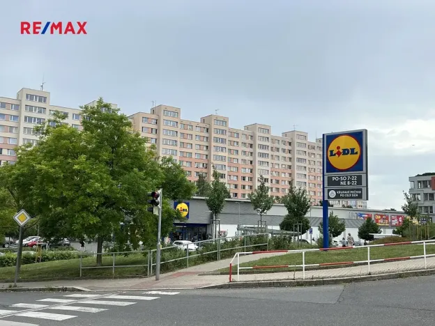 Prodej bytu 1+kk, Praha - Háje, Hlavatého, 27 m2