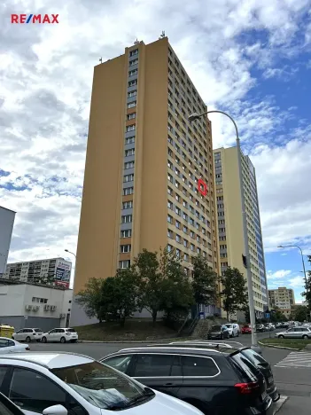 Prodej bytu 1+kk, Praha - Háje, Hlavatého, 27 m2