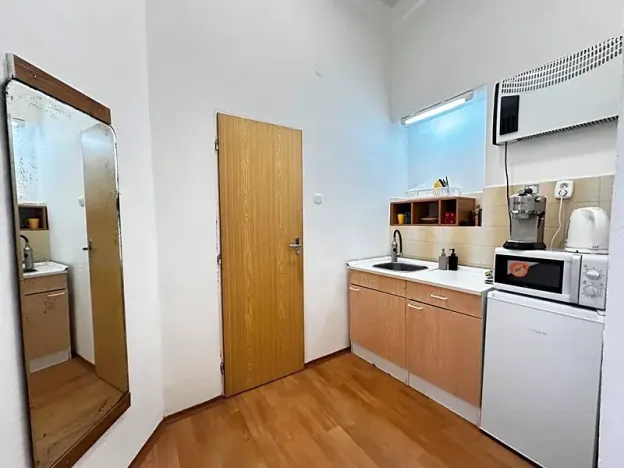 Pronájem obchodního prostoru, Nový Jičín, Gen. Hlaďo, 16 m2