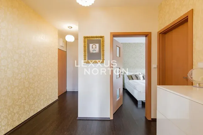 Pronájem bytu 2+kk, Praha - Smíchov, Na Císařce, 58 m2