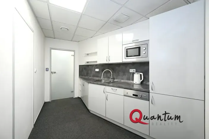 Pronájem kanceláře, Praha - Vinohrady, Šafaříkova, 86 m2