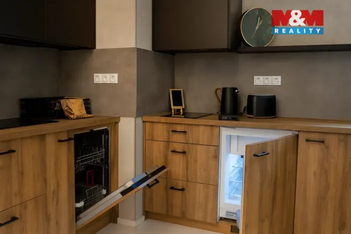 Pronájem bytu 1+kk, Praha, Polská, 32 m2