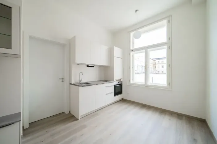 Pronájem bytu 2+kk, Praha - Nové Město, Václavské náměstí, 37 m2