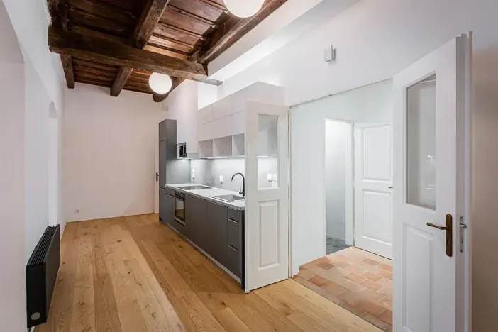 Pronájem bytu 2+1, Praha - Malá Strana, Vlašská, 94 m2