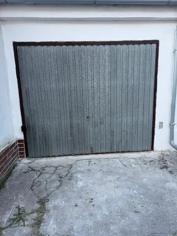 Pronájem garáže, Brno, Kosmákova, 16 m2