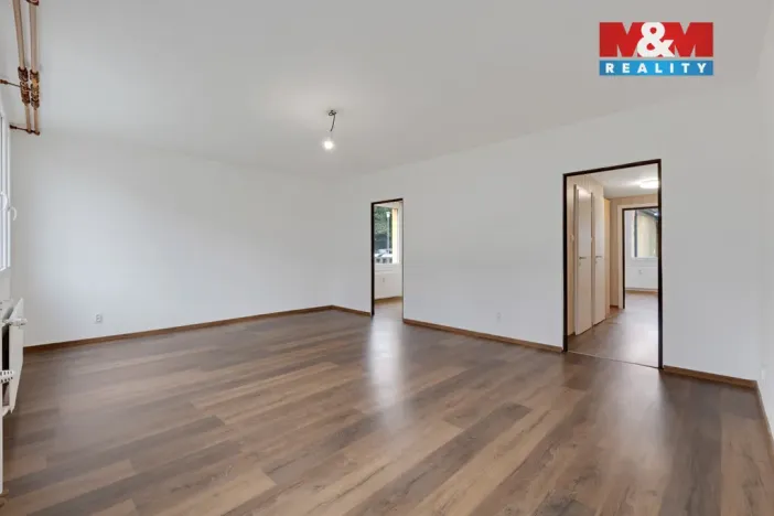 Prodej bytu 3+1, Žebrák, Sídliště, 70 m2