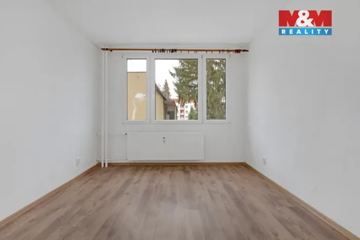 Prodej bytu 3+1, Žebrák, Sídliště, 70 m2