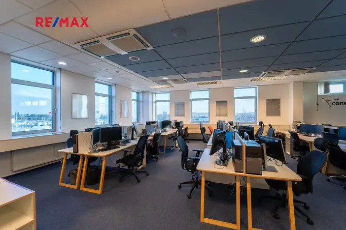 Pronájem obchodního prostoru, Kolín, Sladkovského, 540 m2