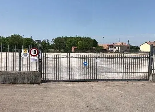 Pronájem komerčního pozemku, Praha, 1000 m2