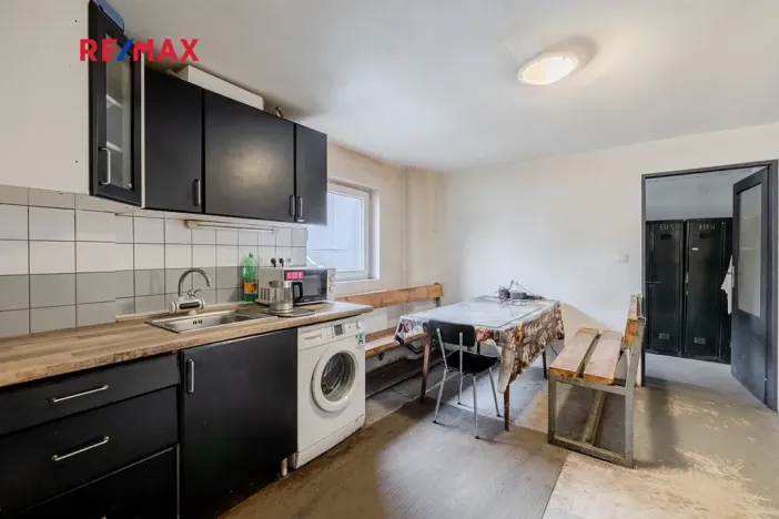 Prodej výrobních prostor, Neuměř, 405 m2