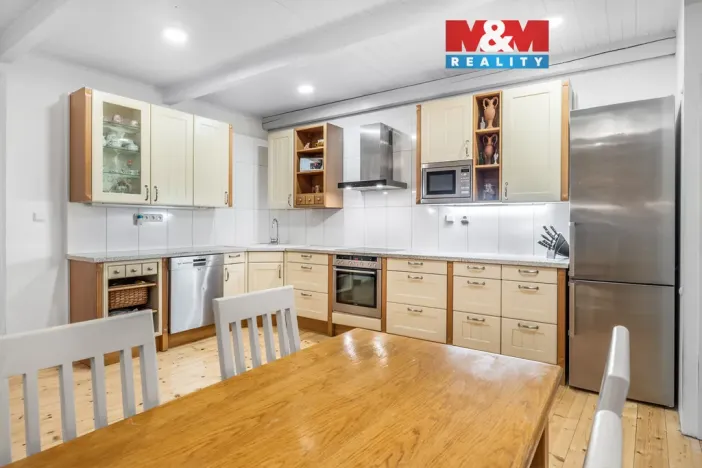 Prodej bytu 4+1, Velvary, Tyršova, 218 m2