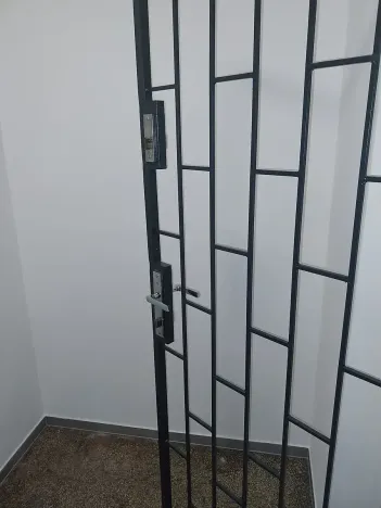 Pronájem obchodního prostoru, Praha - Holešovice, Františka Křížka, 90 m2