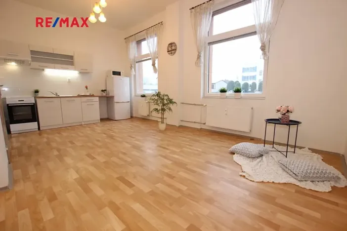 Prodej bytu 1+kk, Louny, U Zastávky, 34 m2