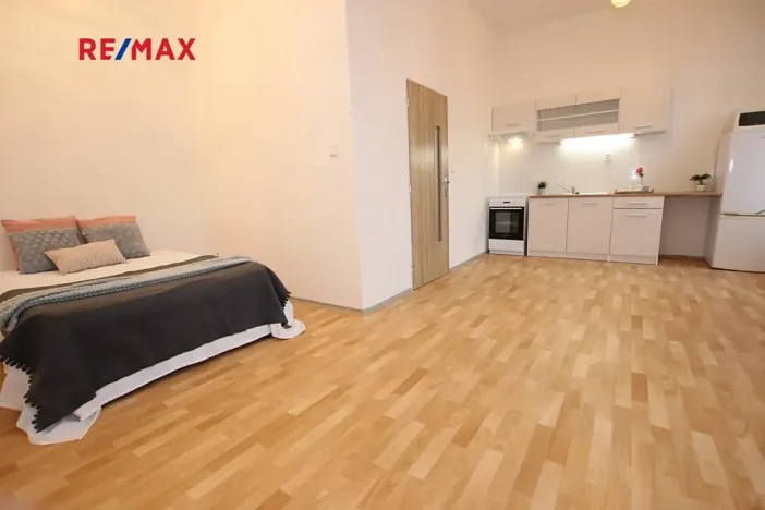 Prodej bytu 1+kk, Louny, U Zastávky, 34 m2