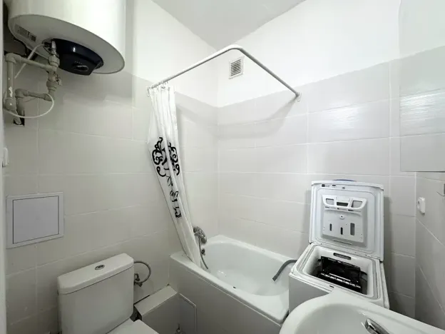 Pronájem bytu 1+kk, Praha - Holešovice, Bubenská, 30 m2