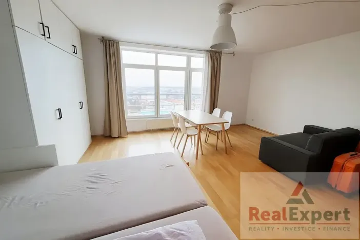 Prodej bytu 1+kk, Praha - Strašnice, Vinohradská, 40 m2