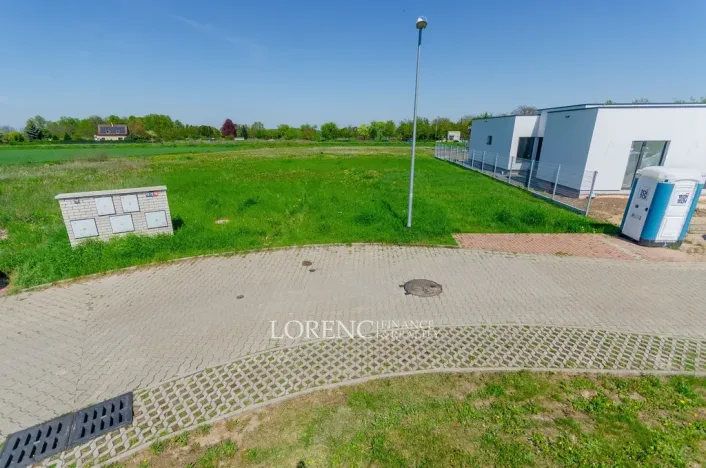 Prodej pozemku, Praha - Kbely, Ponikelská, 707 m2