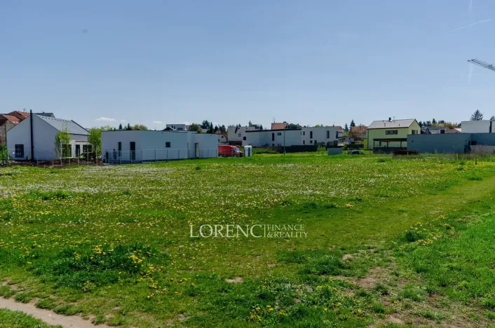 Prodej pozemku, Praha - Kbely, Ponikelská, 707 m2