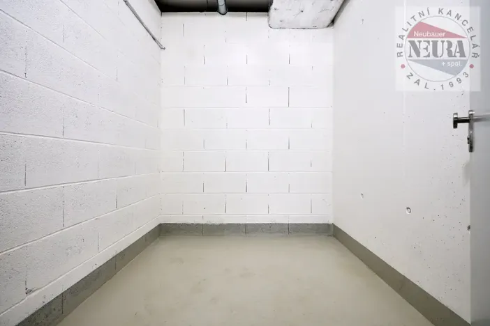 Pronájem bytu 2+kk, Praha - Holešovice, Jankovcova, 65 m2