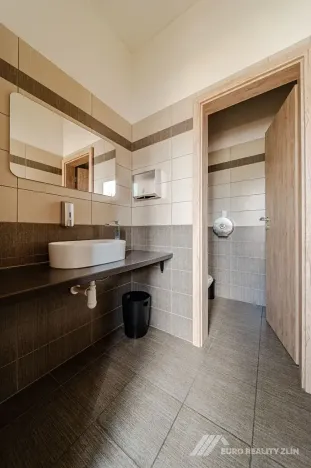 Pronájem restaurace, Otrokovice, Dr. E. Beneše, 237 m2