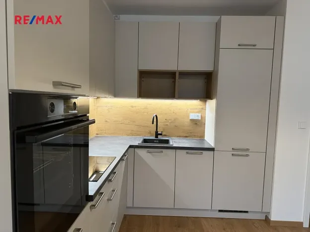 Pronájem bytu 2+kk, Praha - Bohnice, Pekařova, 48 m2