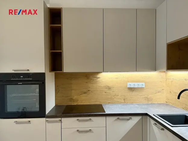 Pronájem bytu 2+kk, Praha - Bohnice, Pekařova, 48 m2