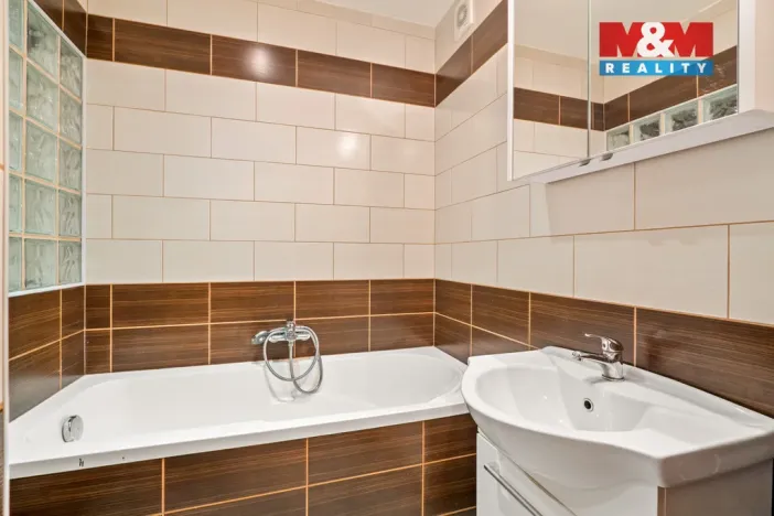 Pronájem bytu 2+1, Ústí nad Labem - Bukov, Kosmonautů, 53 m2