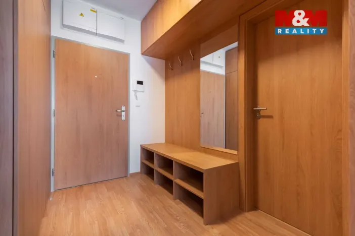 Pronájem bytu 1+kk, Plzeň - Doubravka, Dílenská, 45 m2