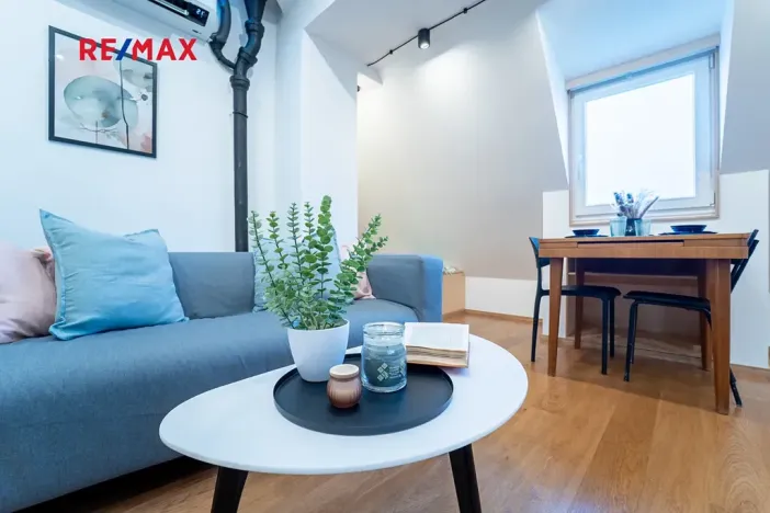 Prodej bytu 1+kk, Praha - Holešovice, Veverkova, 40 m2