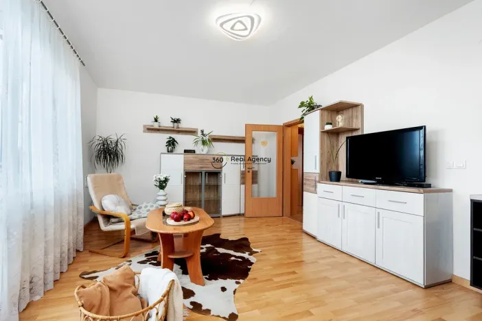 Prodej bytu 2+kk, Praha - Vinoř, Českodubská, 63 m2