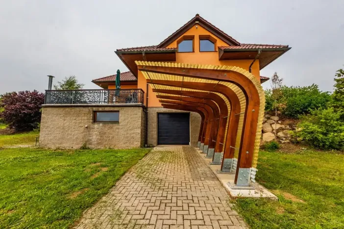 Prodej rodinného domu, Buš, 375 m2