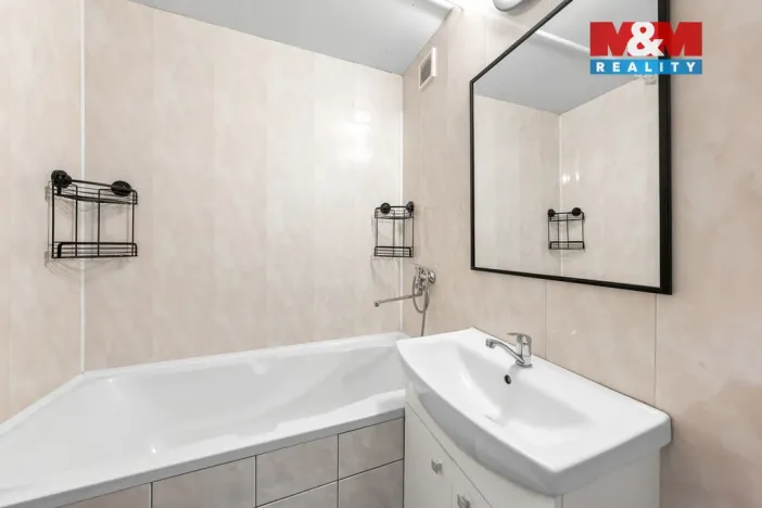 Prodej bytu 3+1, Děčín - Děčín XXVII-Březiny, Kosmonautů, 66 m2