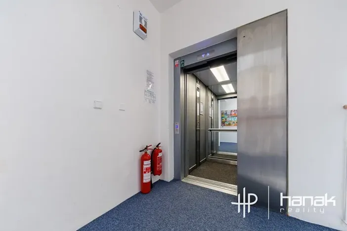 Pronájem kanceláře, Olomouc, Karolíny Světlé, 130 m2