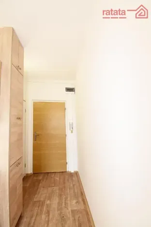 Pronájem bytu 1+1, Chomutov, Březenecká, 33 m2