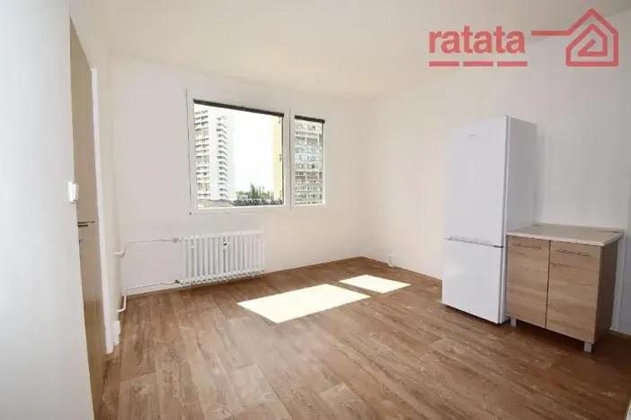 Pronájem bytu 1+1, Chomutov, Březenecká, 33 m2