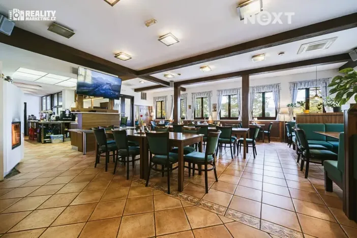 Prodej apartmánu, Račice-Pístovice, 304 m2