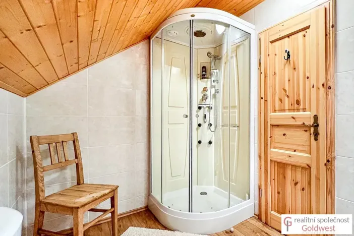 Prodej rodinného domu, Cvikov, 210 m2