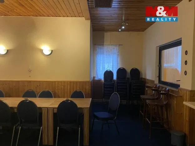 Pronájem obchodního prostoru, Opočno, Charouzova, 200 m2