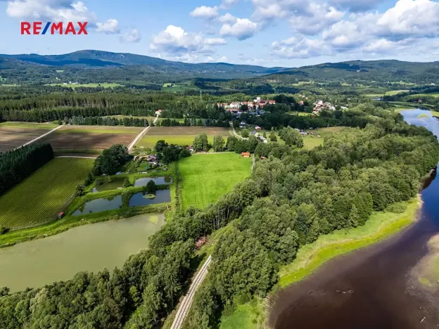 Prodej komerčního pozemku, Nová Pec, 9752 m2