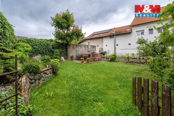 Prodej činžovního domu, Velemín, 264 m2