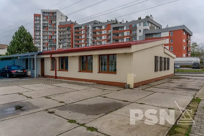 Pronájem kanceláře, Praha - Hloubětín, Nademlejnská, 29 m2