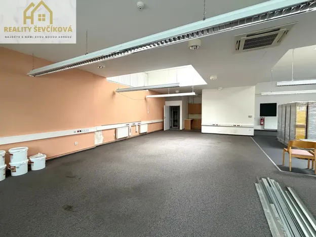Pronájem komerční nemovitosti, Hradec Králové, Zemědělská, 695 m2