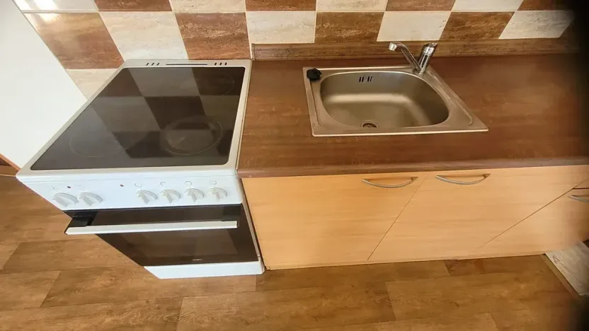 Pronájem bytu 1+kk, Ústí nad Labem, Hradiště, 39 m2