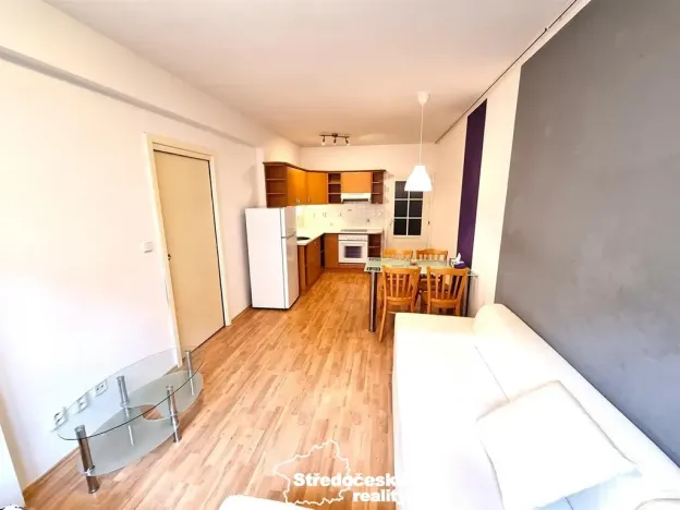 Pronájem bytu 2+kk, Praha - Troja, Hnězdenská, 37 m2