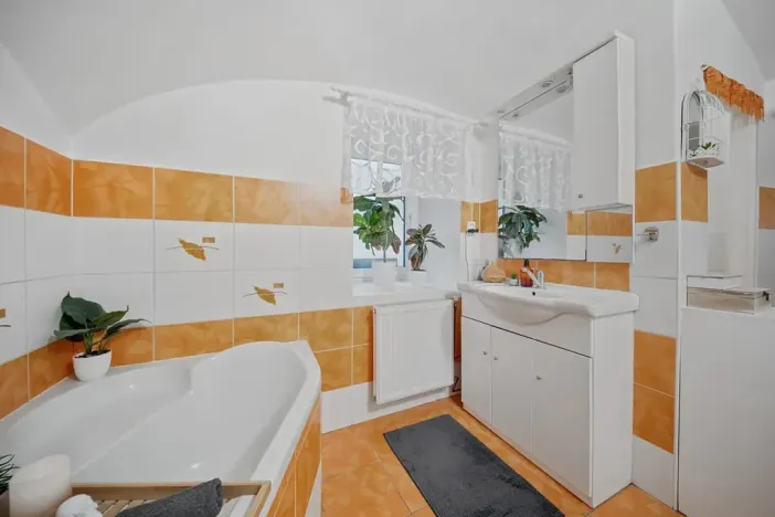 Prodej rodinného domu, Uhersko, 173 m2